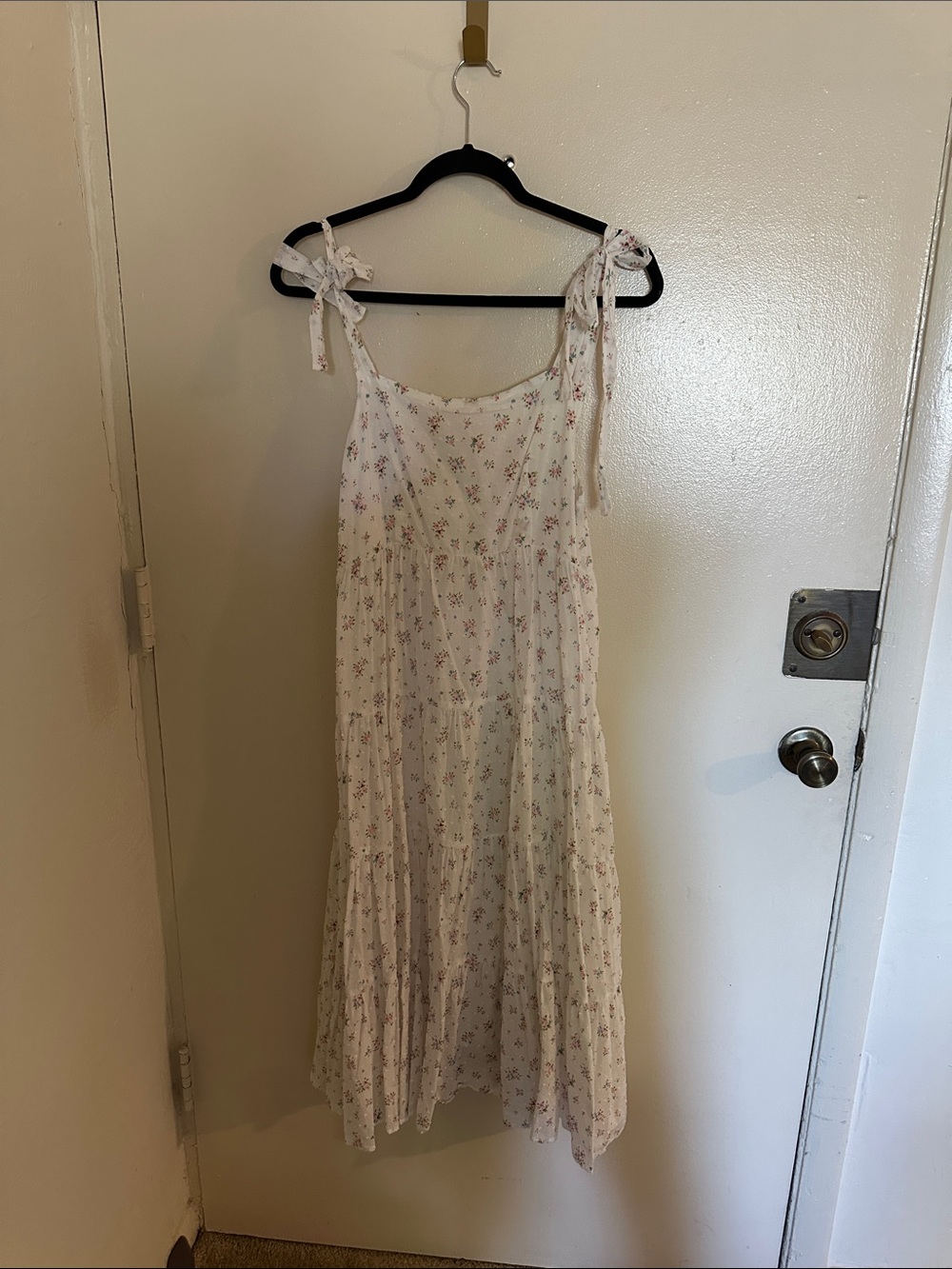 Storia Lightweight Floral Tie-Strap Sundress in Cream and Pink